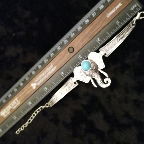 -🌸Gorgeous set of Tibetan Silver and turquoise elephant bracelet & earrings - Picture 6 of 8